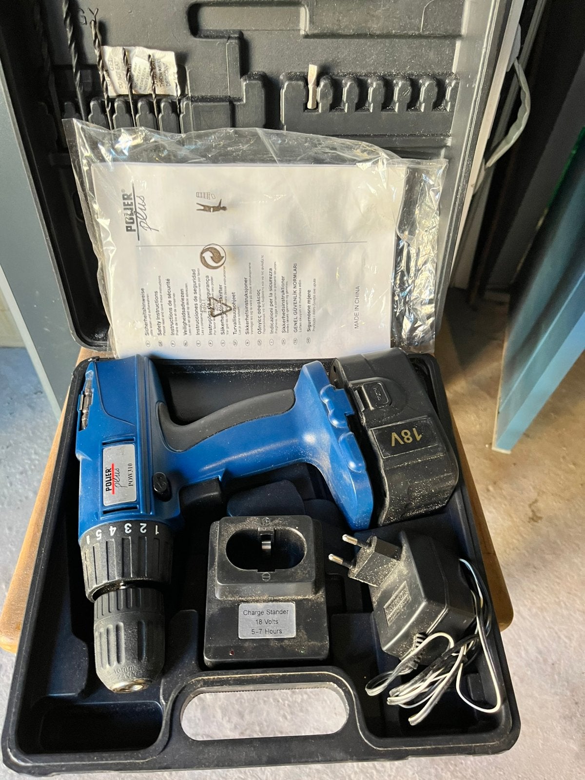 Accu boormachine, Doe-het-zelf en Bouw, Ophalen, Gebruikt, 400 tot 600 watt, Boormachine
