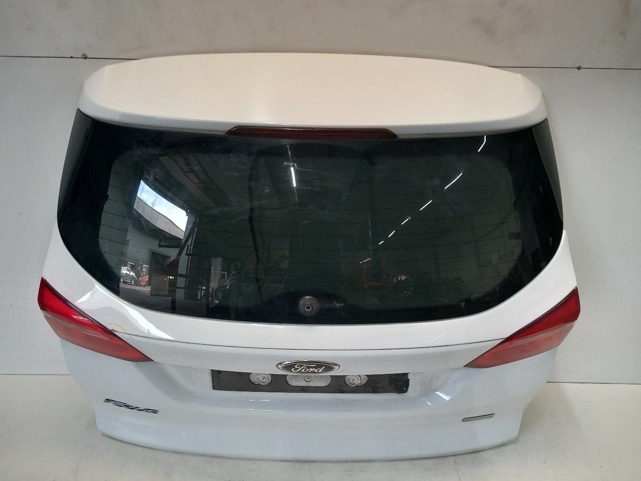 Achterklep Ford Focus, Onderdelen@venauto.nl, Van der Ven Autorecycling B.V., Arrière, Ettenseweg 76, 4706 PB Roosendaal, The Netherlands