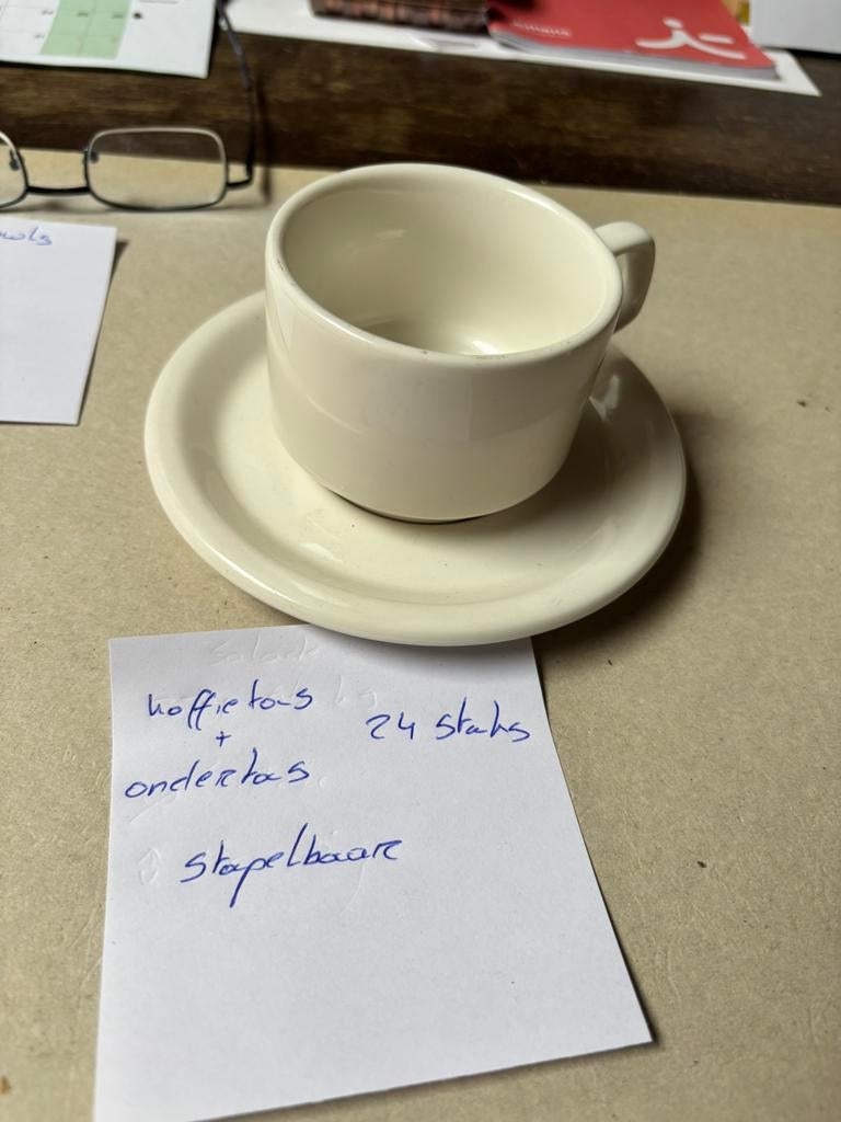 Koffietas met ondertas, Huis en Inrichting, Ophalen, Zo goed als nieuw, Effen, Kop(pen) en/of Schotel(s)