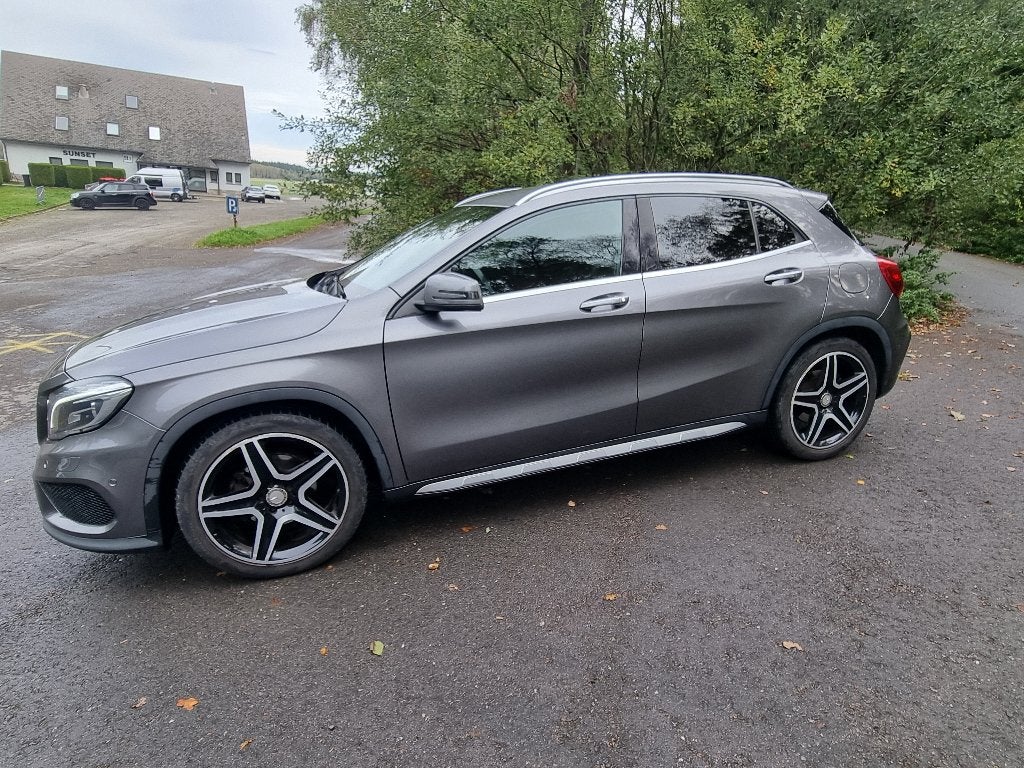 Mercedes GLA 200 AMG line in zeer goede staat, Auto's, 4 cilinders, 1600 cc, Particulier, Zilver of Grijs