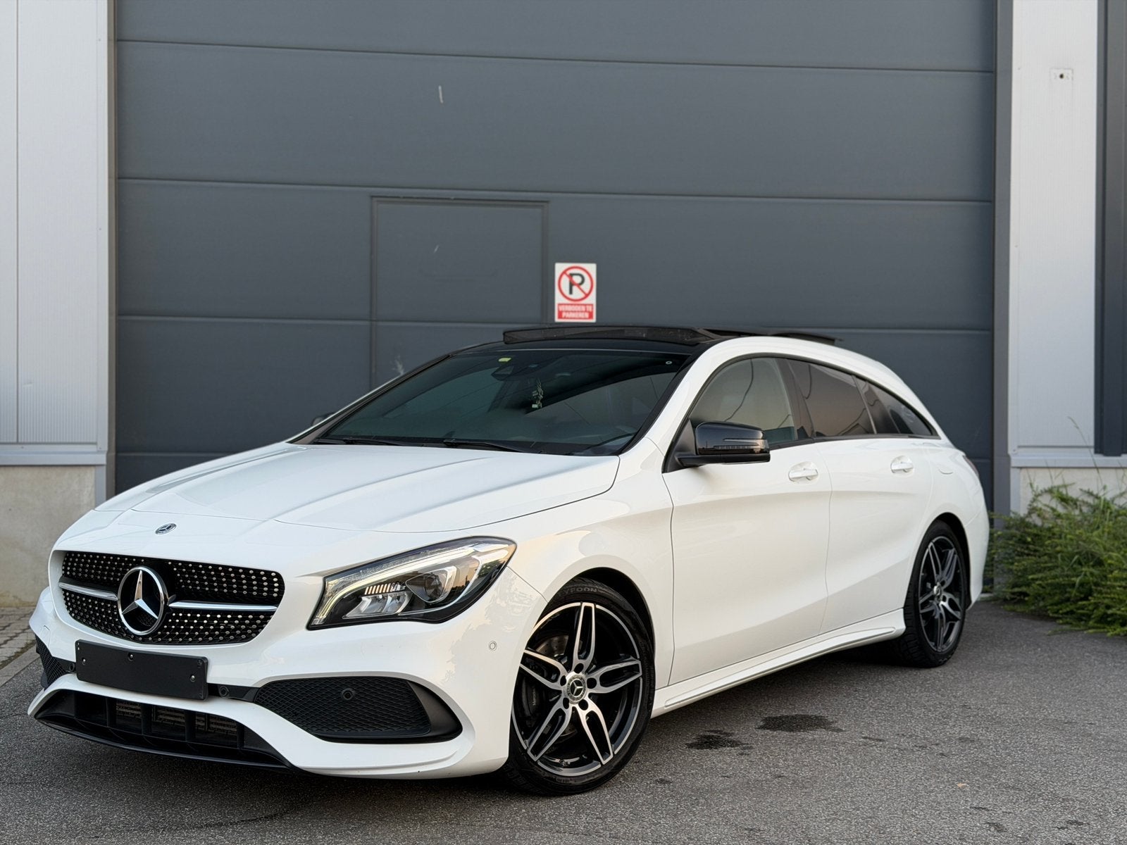 Mercedes-Benz CLA 200 AMG 2018*Harman Kardon*Pano*Trekhaak, Auto's, Mercedes-Benz, Automaat, CLA, Euro 6, Wit