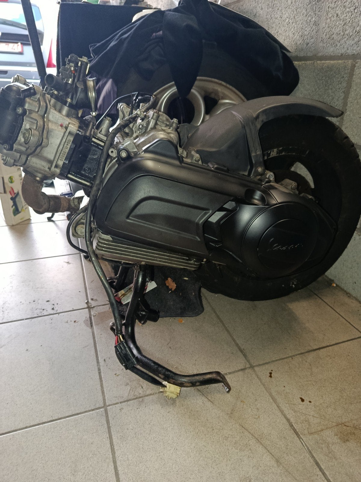 vespa gts125 ie   2011 draaier moter 8700 km, Ophalen