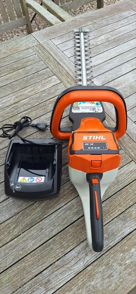 Stihl hsa56 + AK10 + AL101 heggenschaar in zeer goede staat, Tuin en Terras, Ophalen of Verzenden, Zo goed als nieuw, Accu, Viking / Stihl
