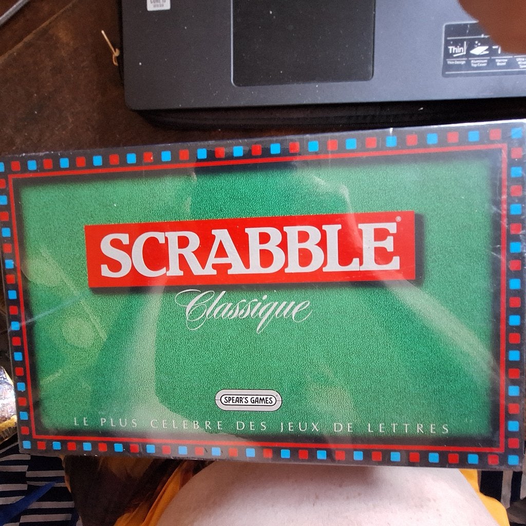 scrabble classique, Hobby & Loisirs créatifs, Trois ou quatre joueurs, Enlèvement ou Envoi, Comme neuf, Autre