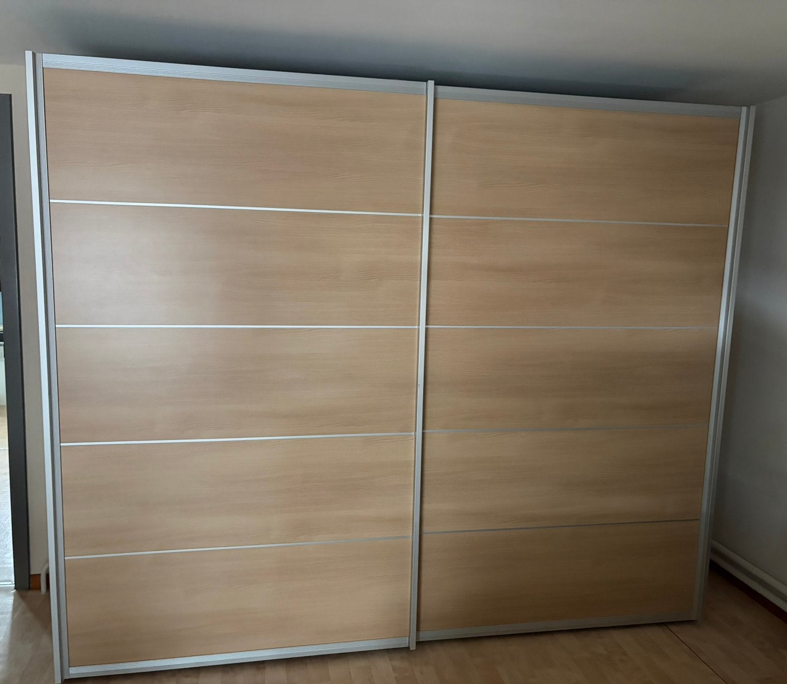 Mooie ruime kleerkast, Enlèvement, Comme neuf