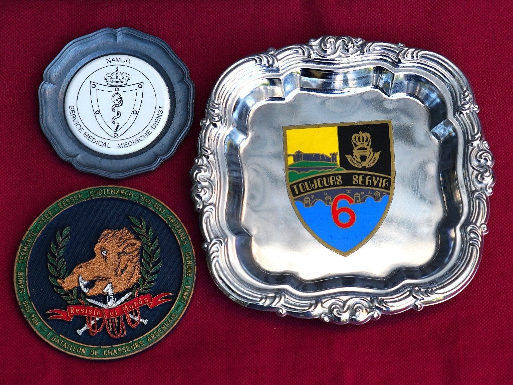 Namur souvenirs militaires Militaria Armée, Enlèvement ou Envoi, Armée de terre, Emblème ou Badge