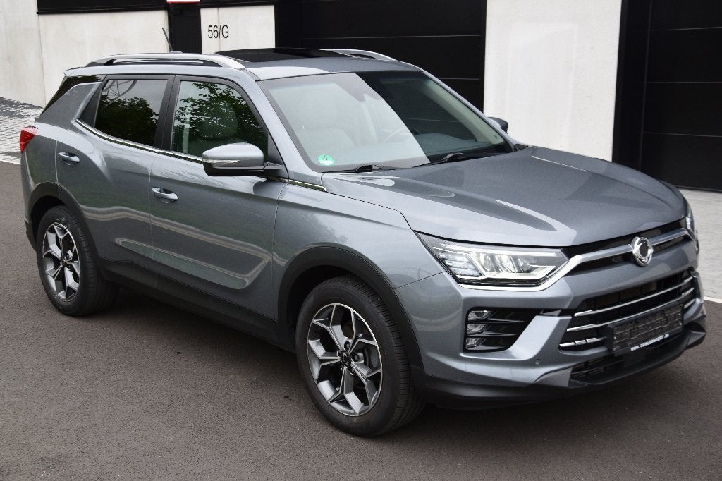 Ssangyong Korando 1.6 E-XDI 4WD Sapphire, Auto's, https://public.car-pass.be/vhr/cc19bf92-1df4-4c41-8c18-b85612cd7e23, Leder, Bedrijf