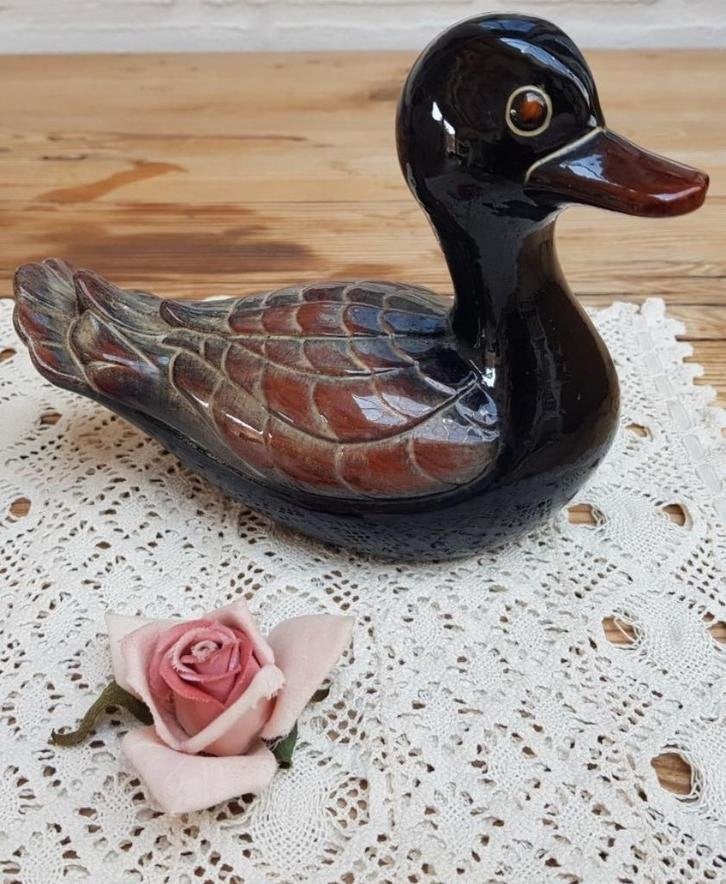 Keramieke eend in zwart, bruin en beige, Collections, Collections Animaux, Enlèvement ou Envoi, Utilisé, Oiseaux, Autres types