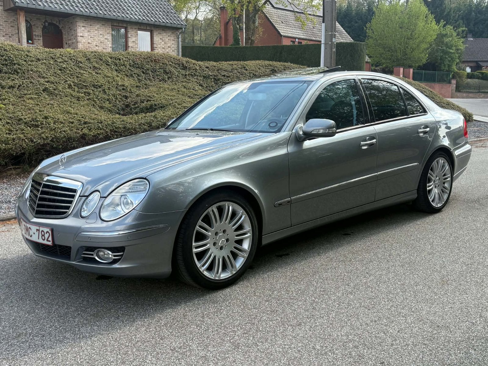 Mercedes Classe e200 '' business Edition '', Cuir, Achat, Phares directionnels, 4 portes