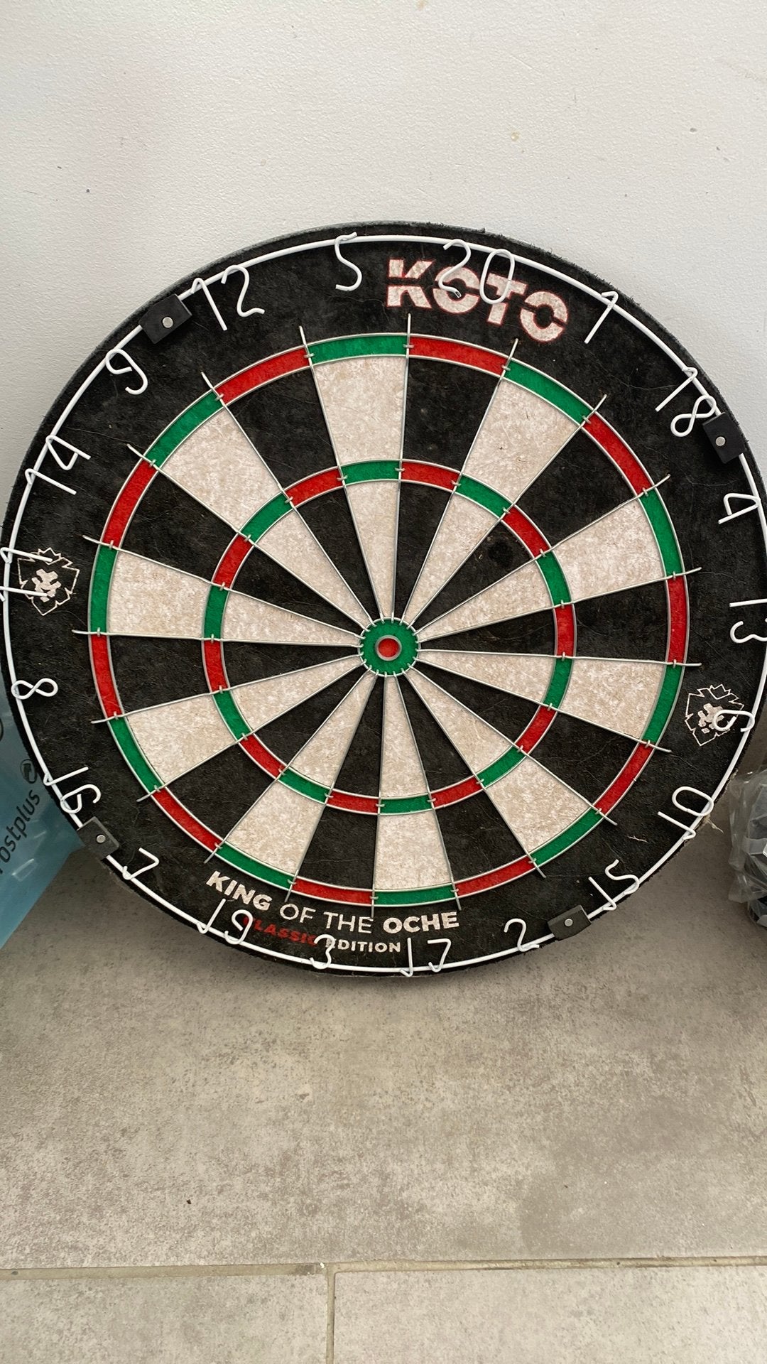 Dartsbord Koto + mat, Sport en Fitness, Ophalen, Nieuw, Dartbord