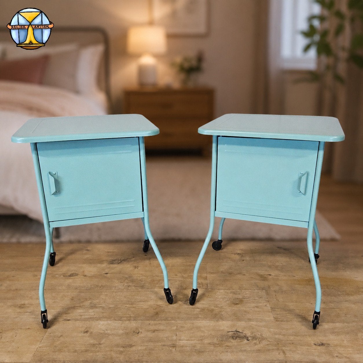 Set van 2 Retro metalen Vetra Ikea nachtkastjes (mintgroen), Huis en Inrichting, Slaapkamer | Nachtkastjes, Metaal of Aluminium