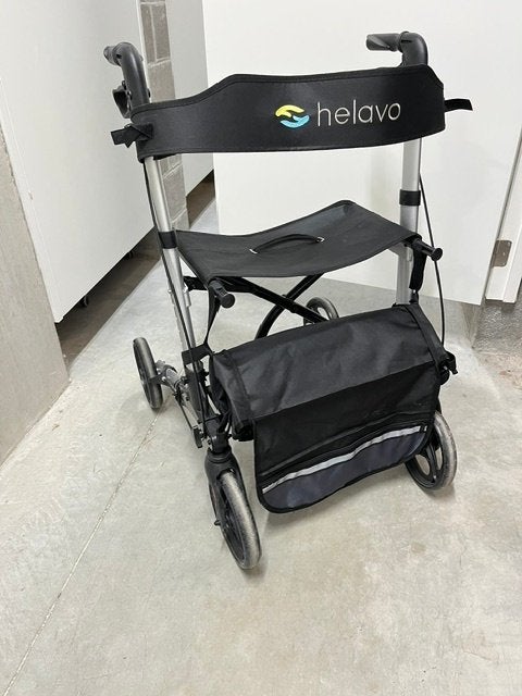Helavo rollator met zitje, rugsteun en boodschappentas, Ophalen, Opvouwbaar, Zo goed als nieuw