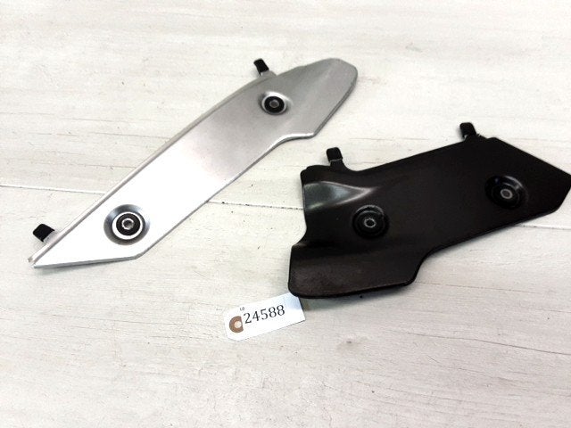 R1 2015 - 2019 Yamaha Cover Cover over demper D1-54526