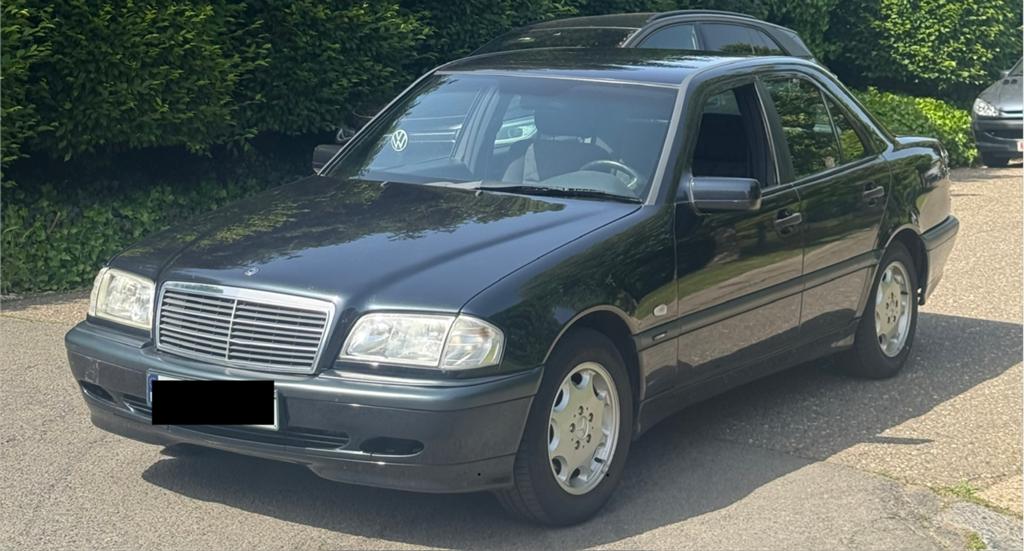 Mercedes benz C220 cdi 1ste eigenaar met airco, Auto's, Zwart, 4 cilinders, Blauw, 5 deurs