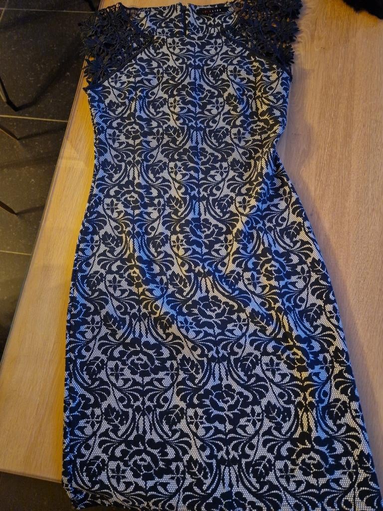 Donkerblauw mooi kleedje met blauwe kant op schouders L&L 34, Ophalen, Blauw, Nieuw, L&L