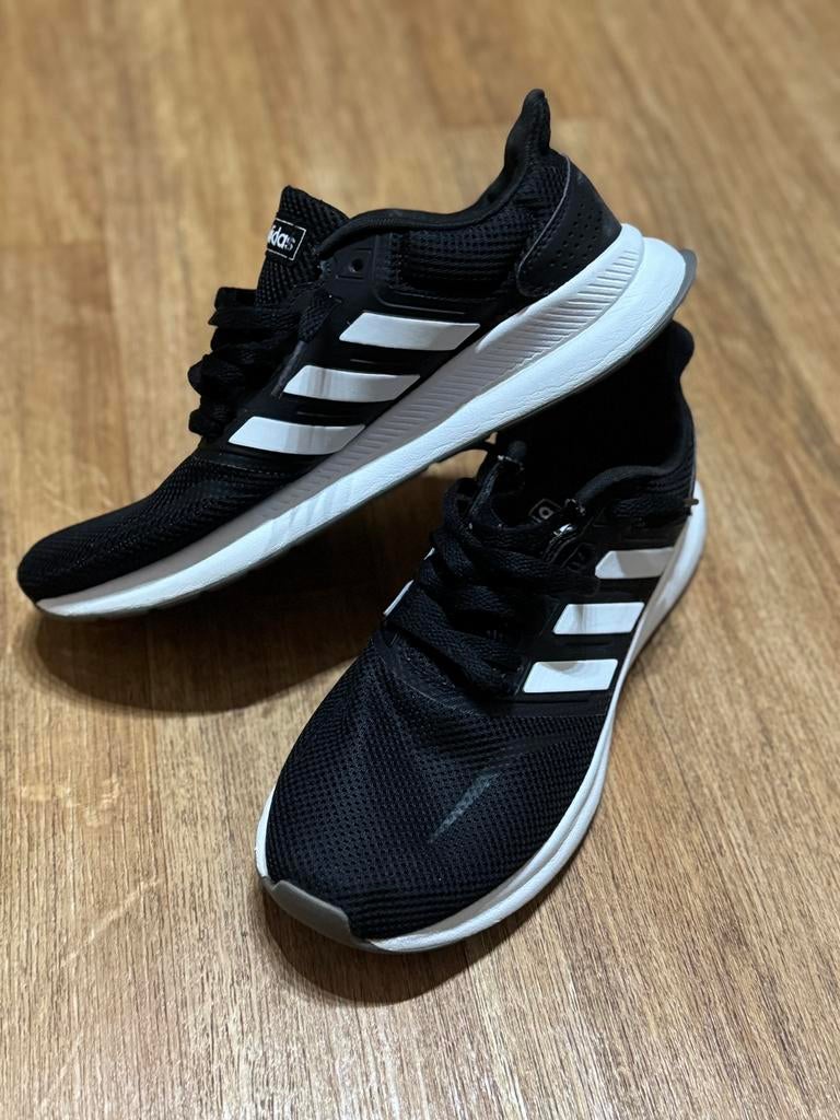 Lot de baskets de marque, Sports & Fitness, Course, Jogging & Athlétisme, Adidas, Course à pied, Enlèvement ou Envoi, Chaussures de course à pied