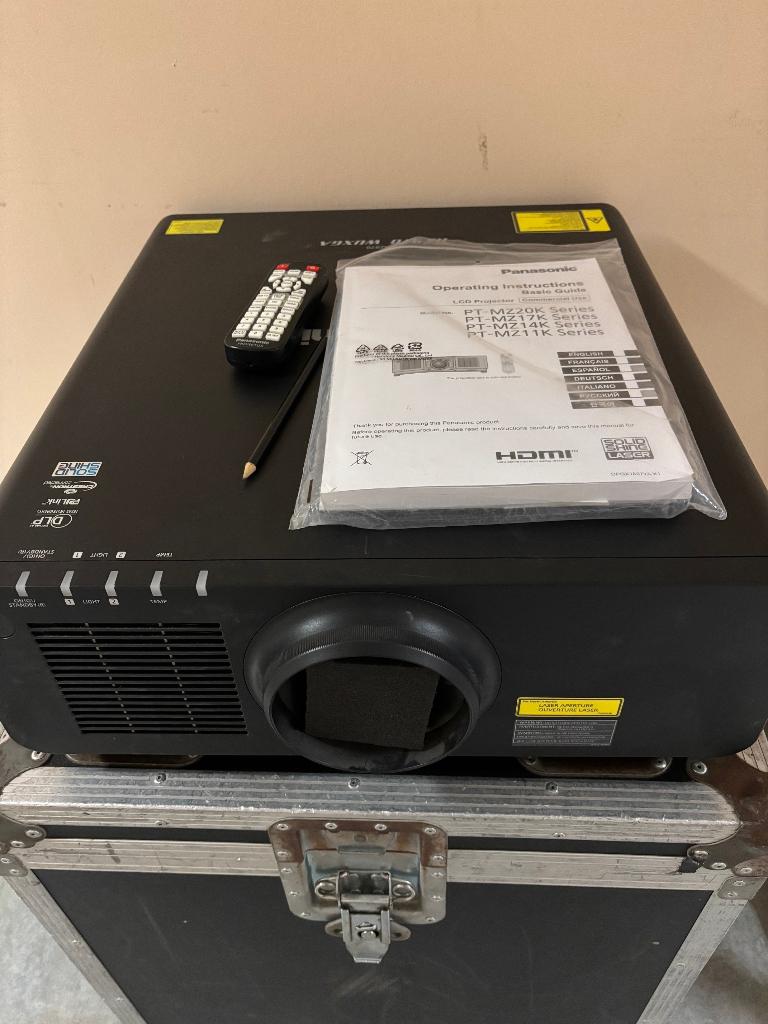 Panasonic PT-RZ970 WUXGA-projector, Audio, Tv en Foto, Beamers, Gebruikt, DLP, Overige resoluties, Ophalen