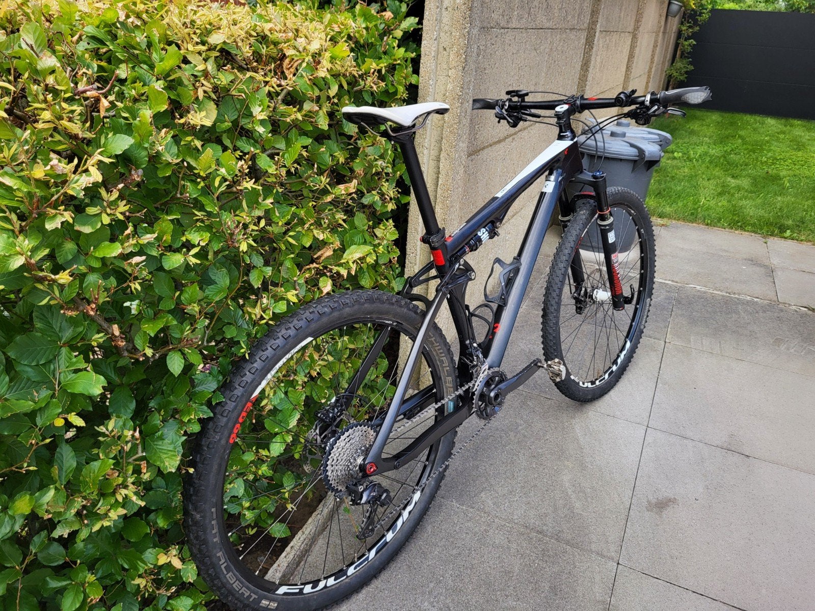 VTT Cube en carbone 2x11 XT, Enlèvement