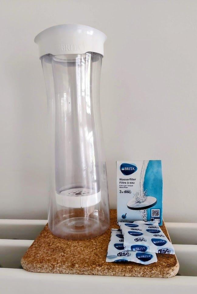 Brita waterkaraf in nette staat + 5 filters, Enlèvement ou Envoi, Utilisé, Autres types, Autres matériaux