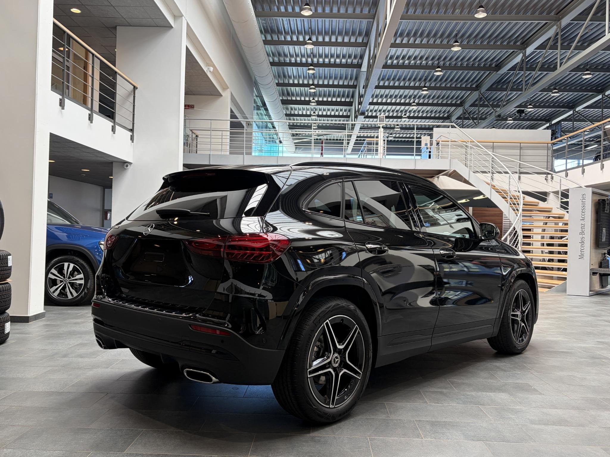 Mercedes-Benz GLA GLA 180 Star Edition (automatique), Autos, Mercedes-Benz, 1332 cm³, Achat, Entreprise, 5 portes