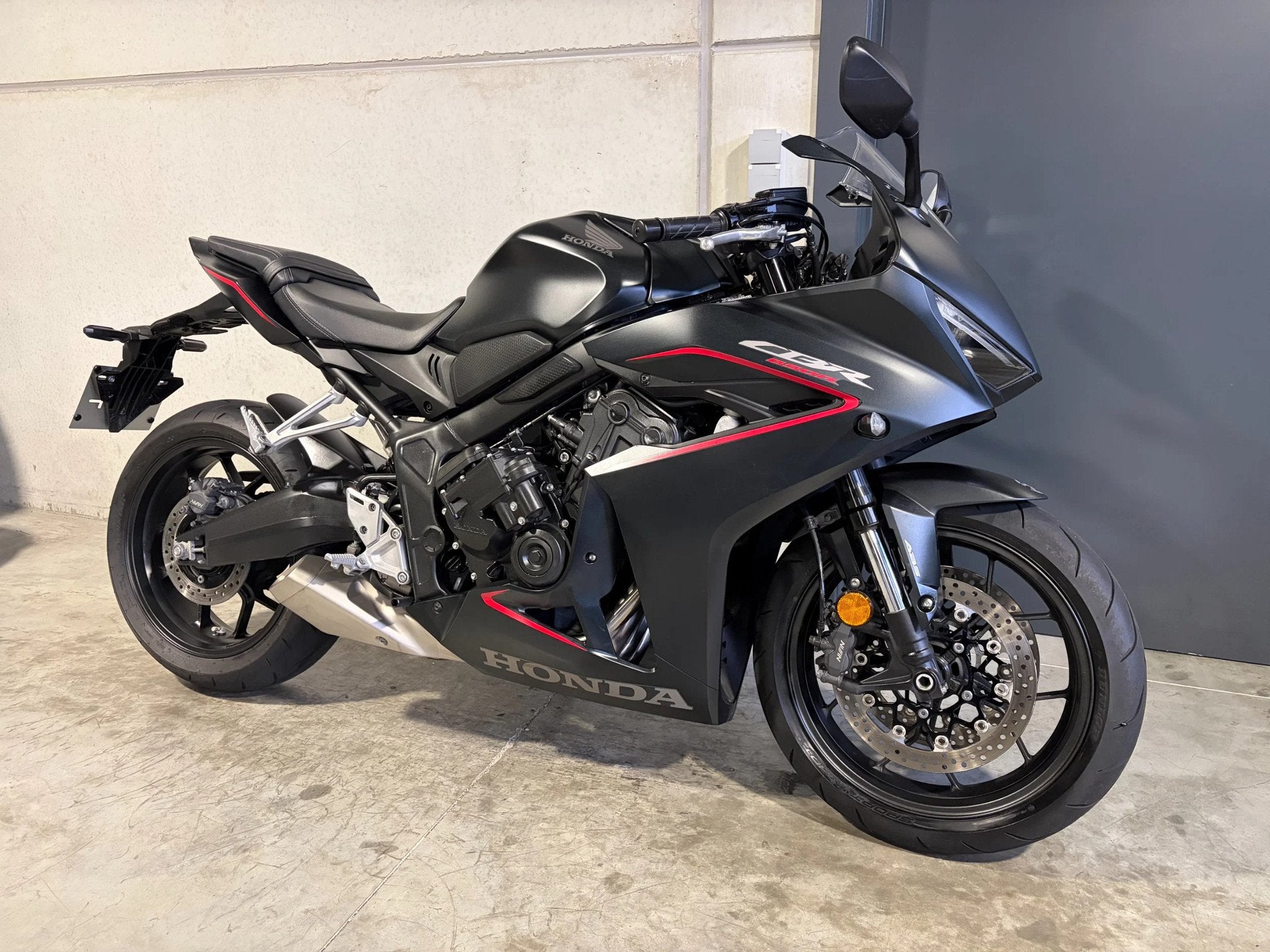 Honda CBR650R met e-clutch van 1ste eigenaar (bj 2025), Motoren, Super Sport, Meer dan 35 kW, Handgeschakeld, 650 cc
