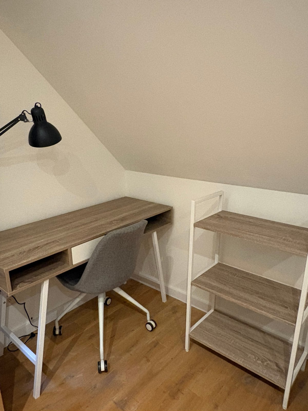 Landelijk bureau, Huis en Inrichting, Ophalen, Zo goed als nieuw