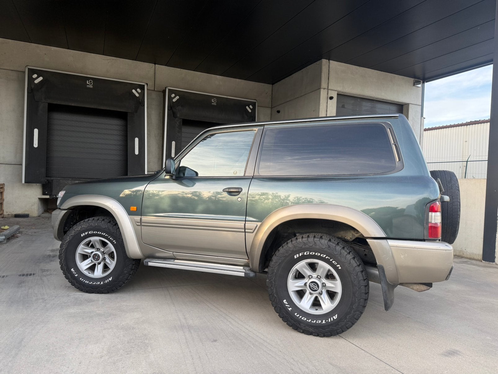 Nissan Patrol Y61 3.0D Lichte vracht, Auto's, 4 cilinders, Patrol, Vierwielaandrijving, Particulier