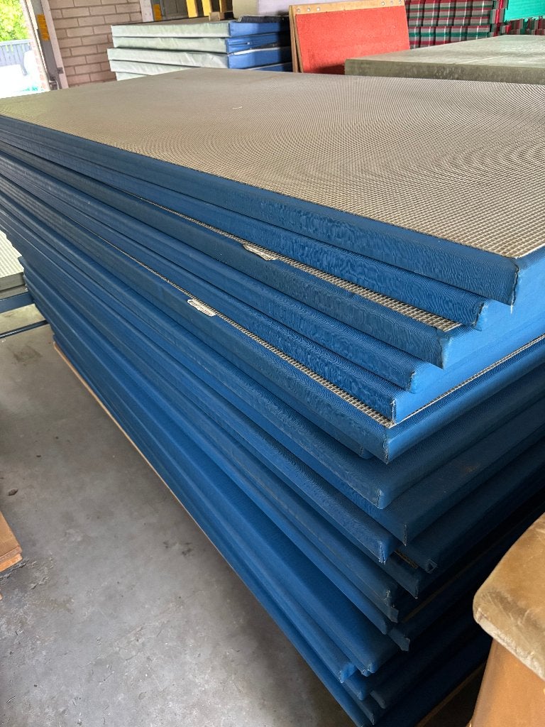judomatten 10 stuks blauwe 2 rode 2 groene 200 x 100 x 4 cm, Ophalen, Gebruikt