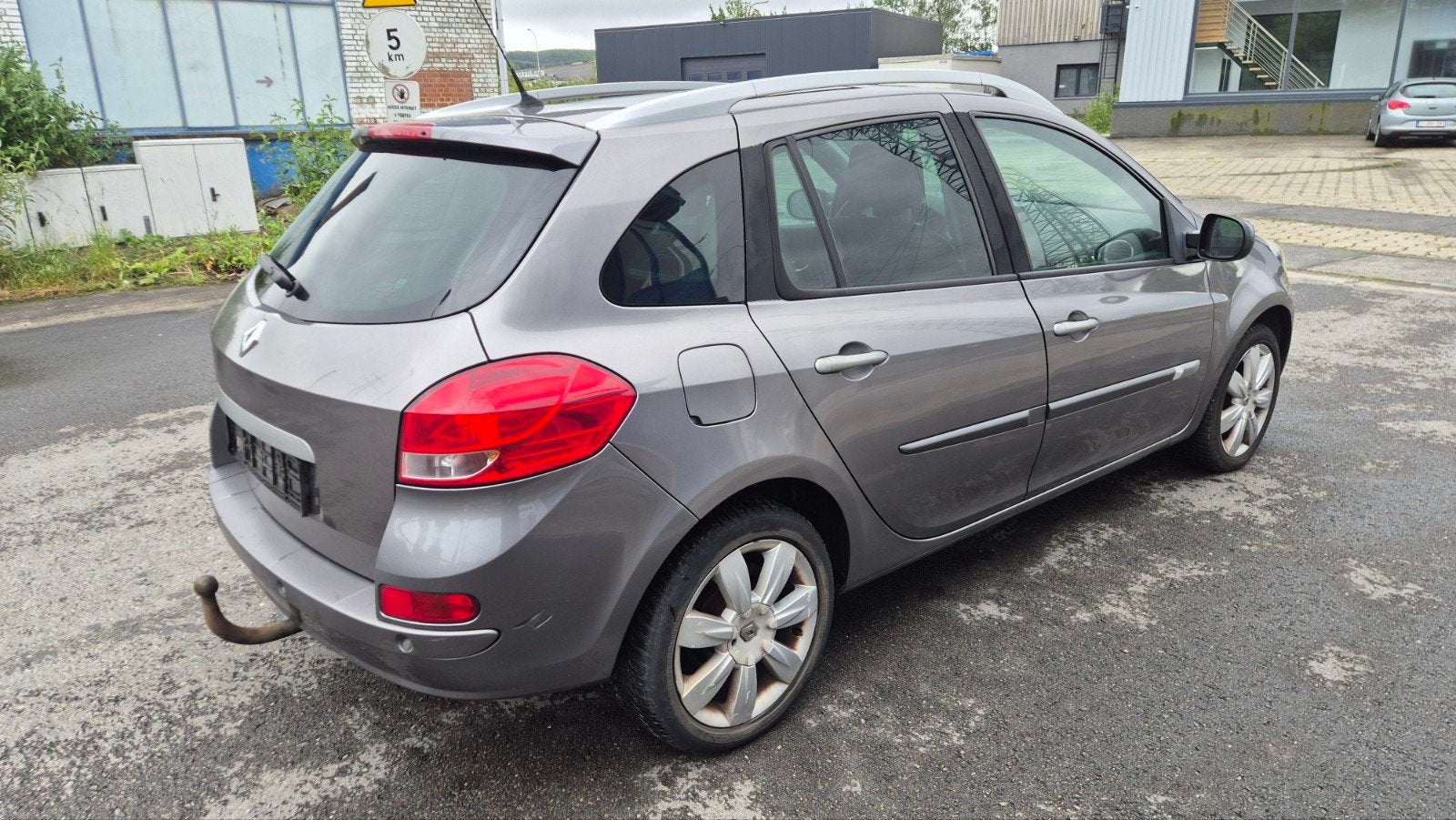 RENAULT CLIO 1.5DCI BREK AIRCO JANTE CT OK  FEUILLE ROSE, Autos, Renault, Cuir, Achat, 63 kW, Entreprise