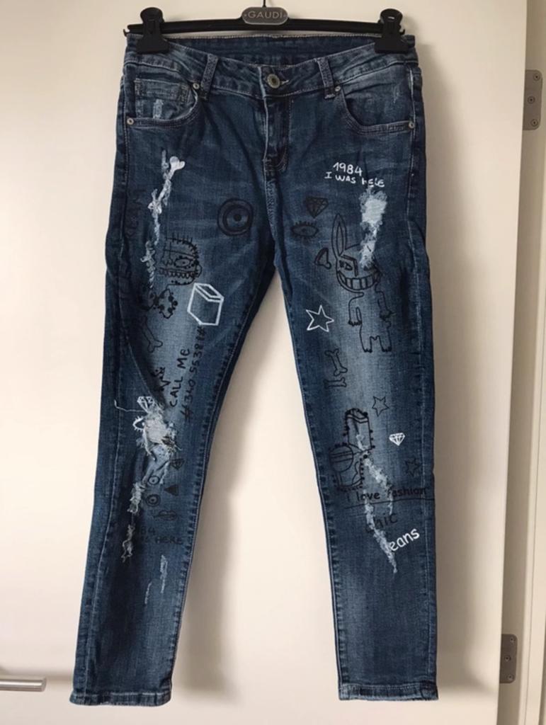Vervaagde jeans met patroon en gaten/scheuren., Ophalen of Verzenden, Gedragen, Blauw, W30 - W32 (confectie 38/40)