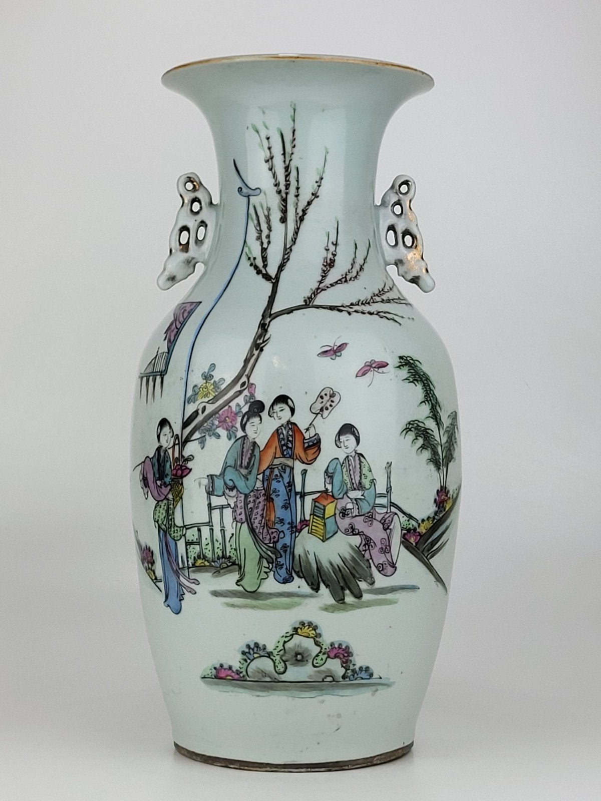 Vase chinois ancien Hauteur : 42 cm 
Diamètre : 20,5 cm
Poid, Enlèvement ou Envoi