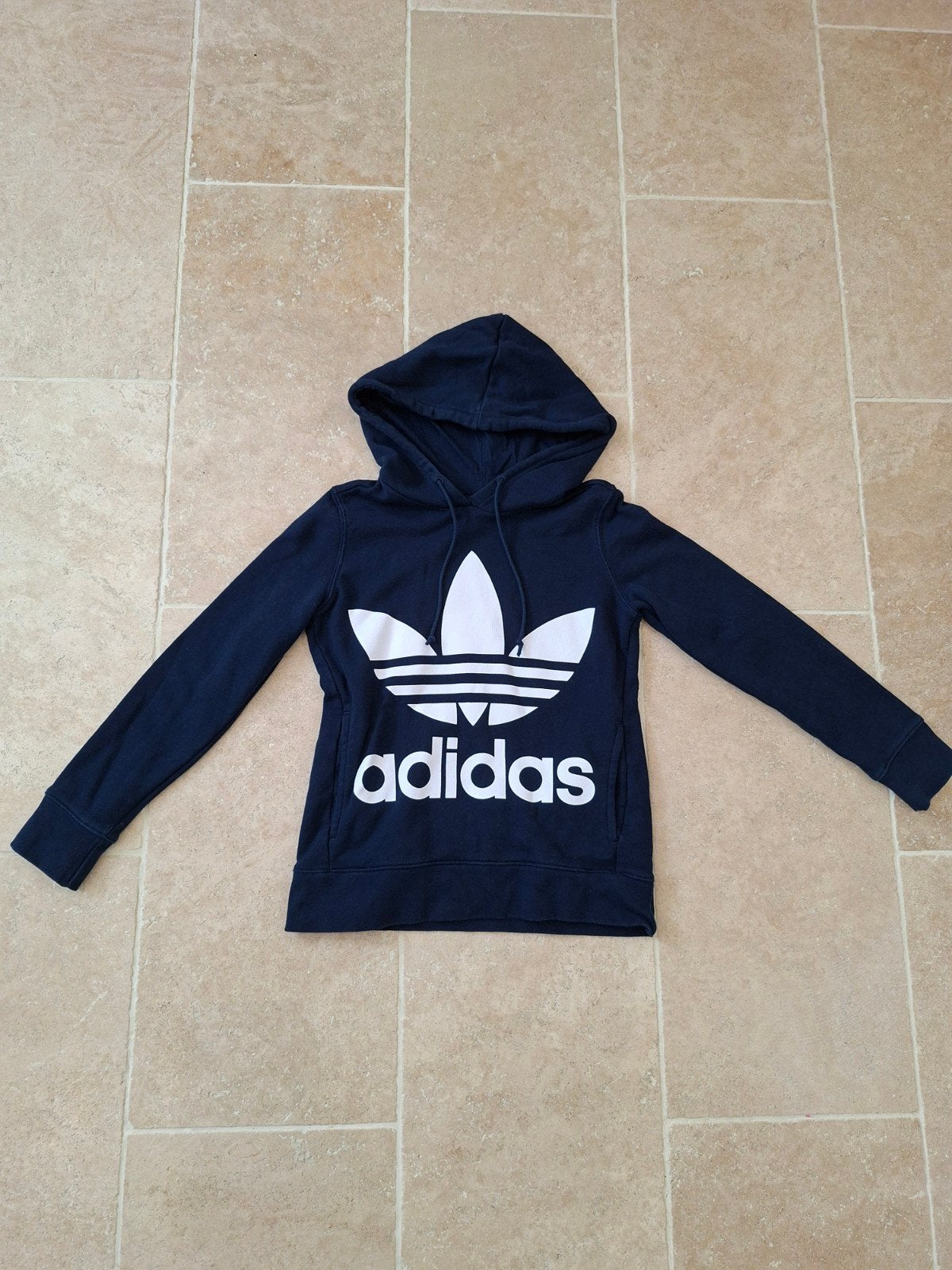 Adidas marineblauwe hoodie - maat 14 jaar, Kinderen en Baby's, Kinderkleding | Overige, Ophalen of Verzenden