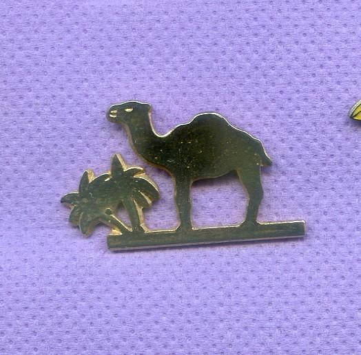 pins cigarettes camel dromadaire xa101, Envoi, Marque, Insigne ou Pin's