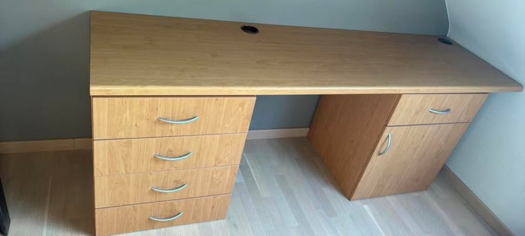 Bureau, Ophalen, Zo goed als nieuw