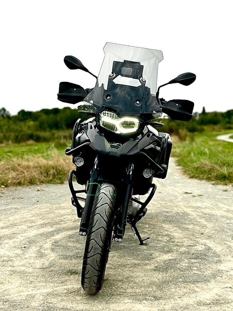 F750GS tripple black, Motos, Motos | BMW, Poignées chauffantes, 2 cylindres, Particulier, Manuelle