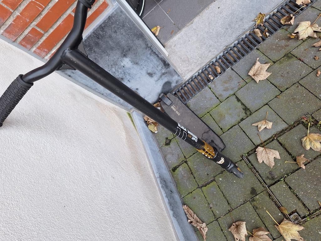 Stuntstep, Fietsen en Brommers, Steps, Ophalen, Zo goed als nieuw
