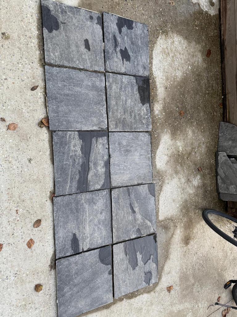 10 heel mooie leistenen vloertegels elk 44X46cm, Tuin en Terras, Ophalen, Gebruikt