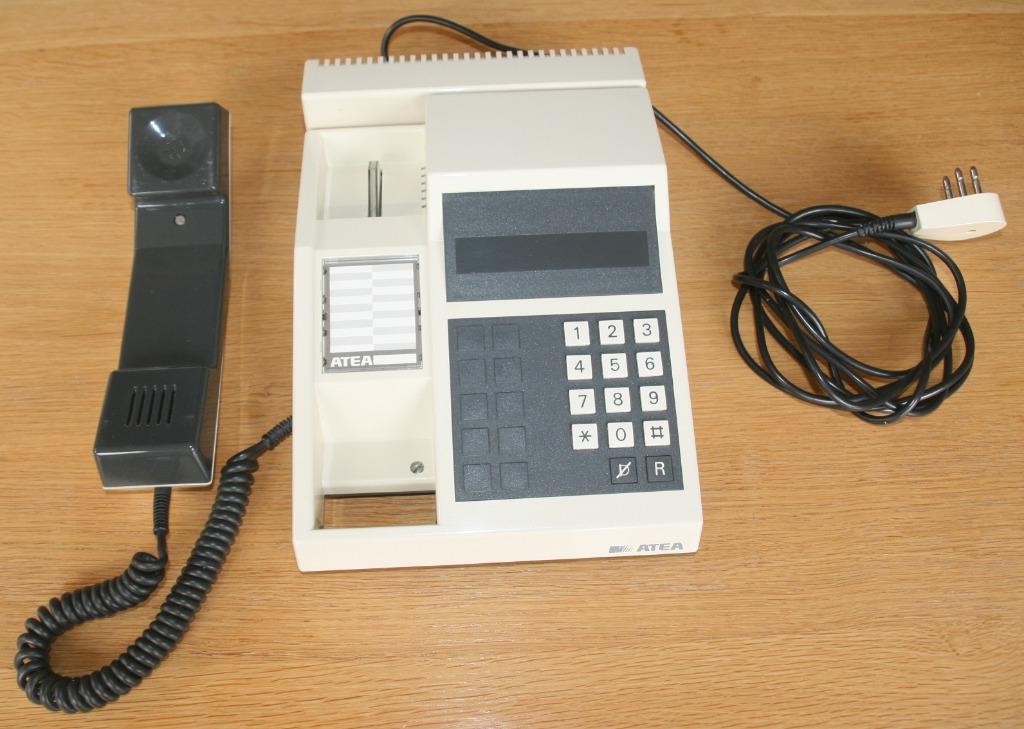 Vintage Atea telefoon, Ophalen