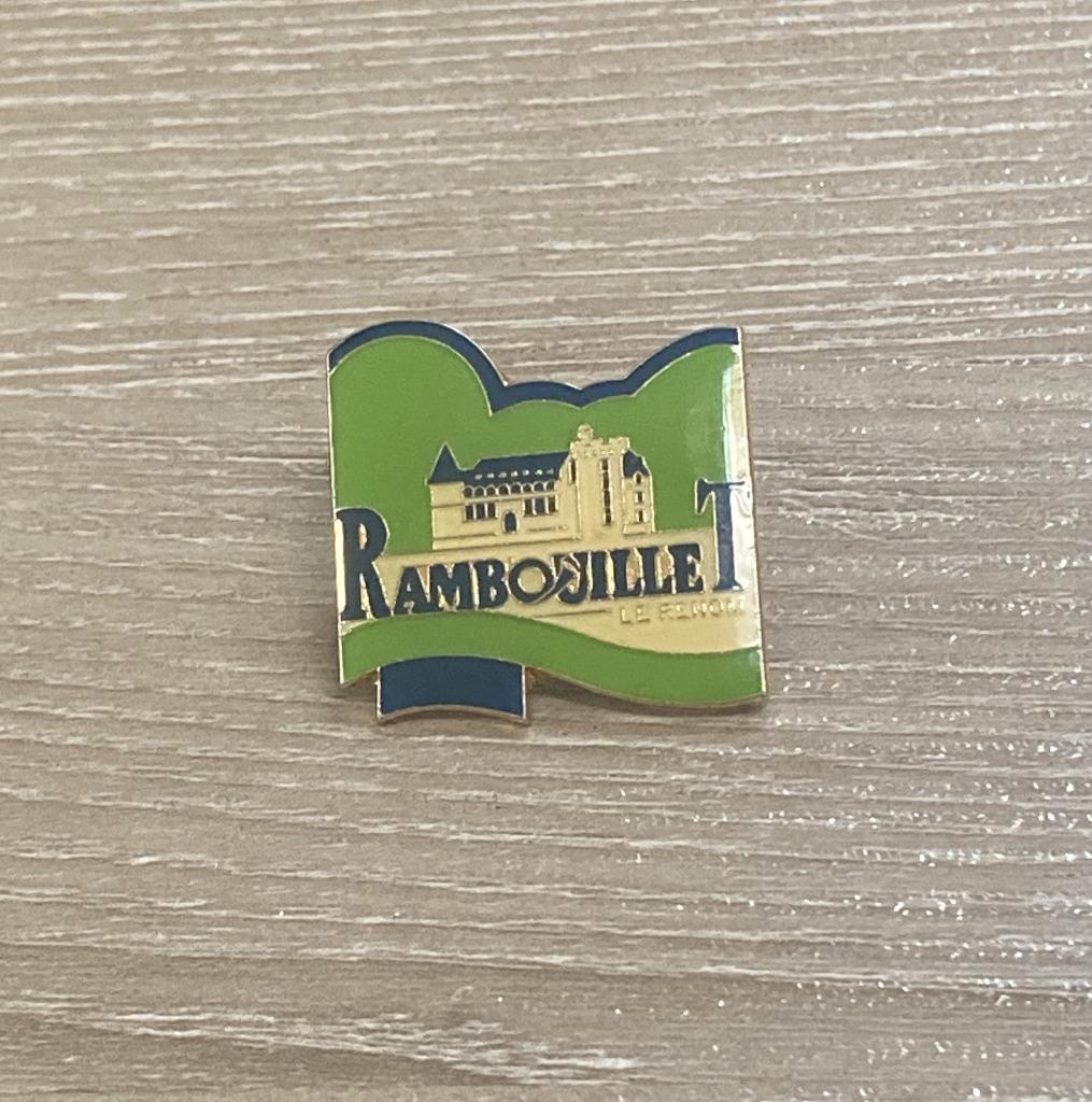 PIN - RAMBOUILLET - YVELINES - FRANCE - FRANKRIJK, Envoi, Utilisé, Ville ou Campagne, Insigne ou Pin's