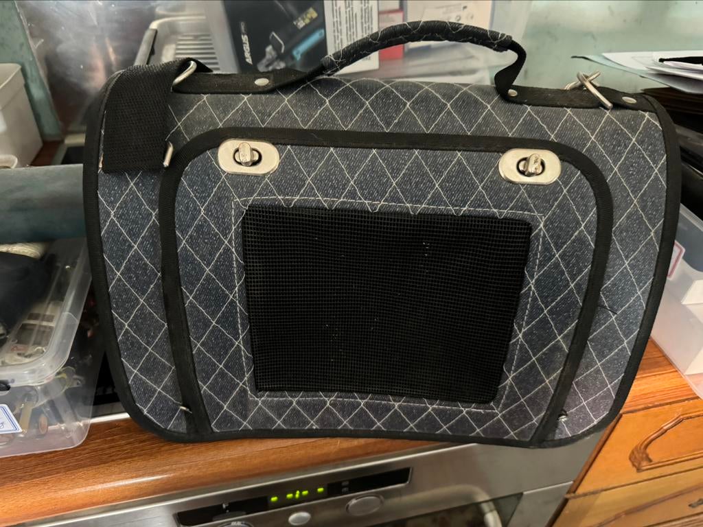 Mand voor kleine poes of hondje, Enlèvement, Comme neuf