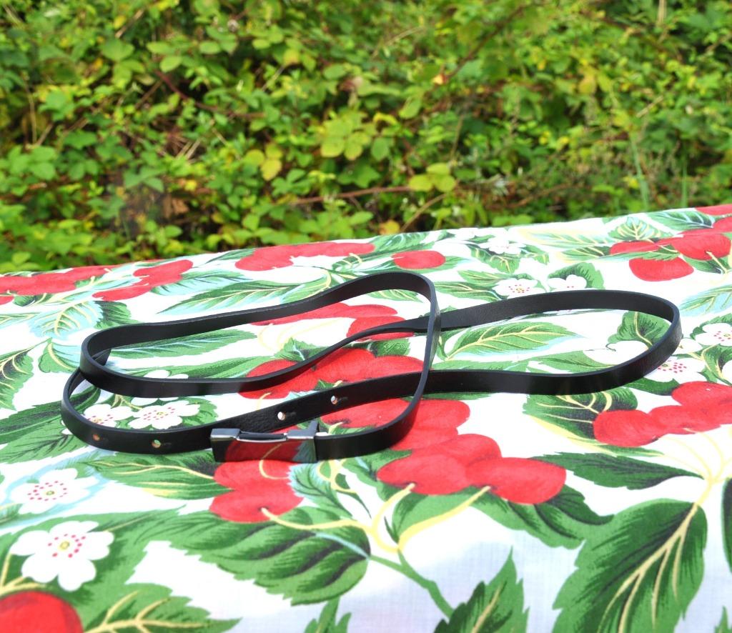 fine ceinture cuir noire 100 cm, Cuir véritable, Enlèvement ou Envoi, 90 à 100 cm, Comme neuf