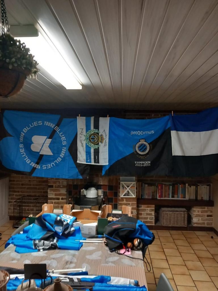 Club brugge vlaggen de kleine 5euro de grote 10euro, Ophalen, Zo goed als nieuw
