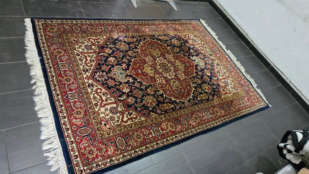 tapis iranien en parfait état maison non fumeur pas animaux