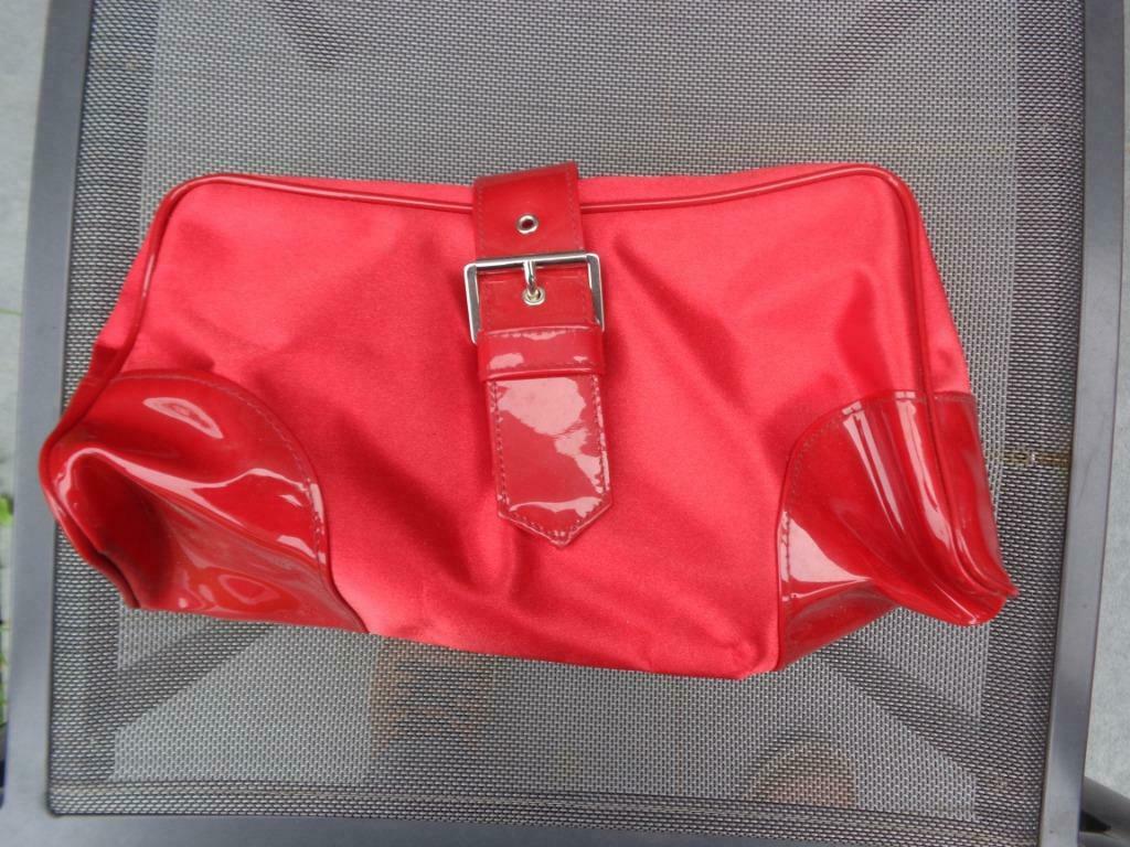 Trousse rouge  pour parfums de marque Dior, Enlèvement, Utilisé