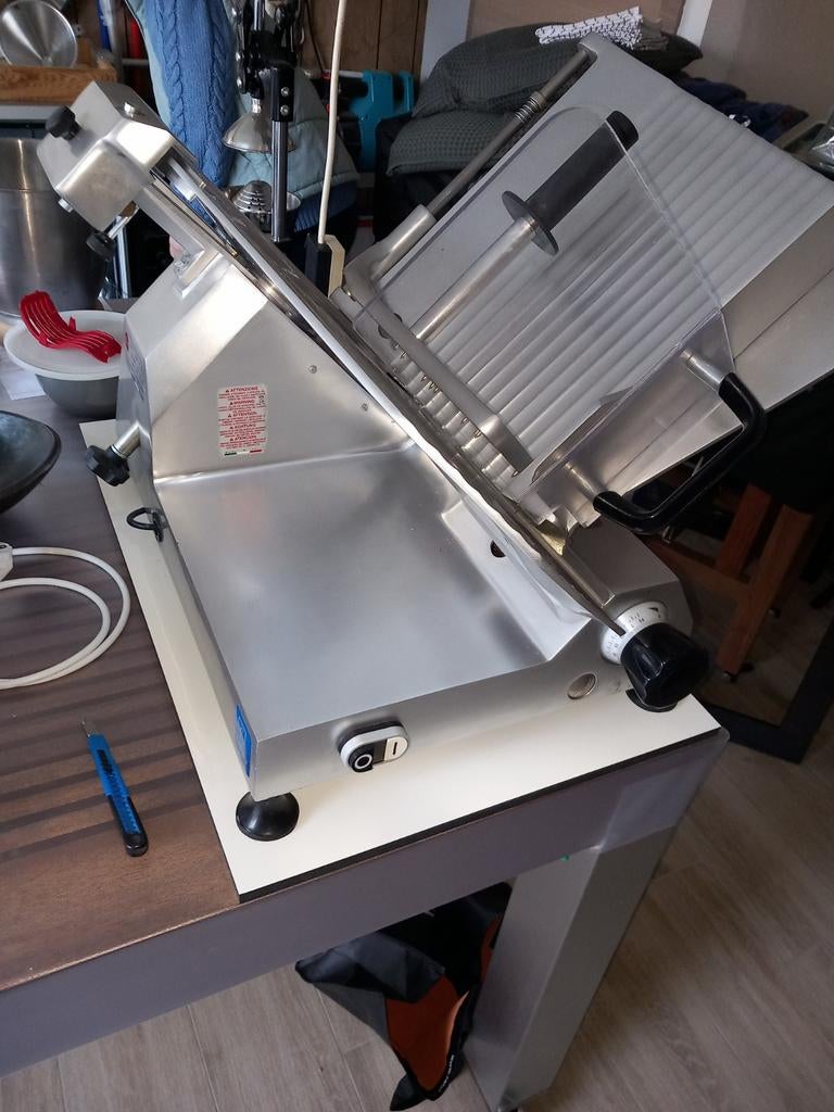Professioneel snijmachine (mes 35 cm ), Ophalen