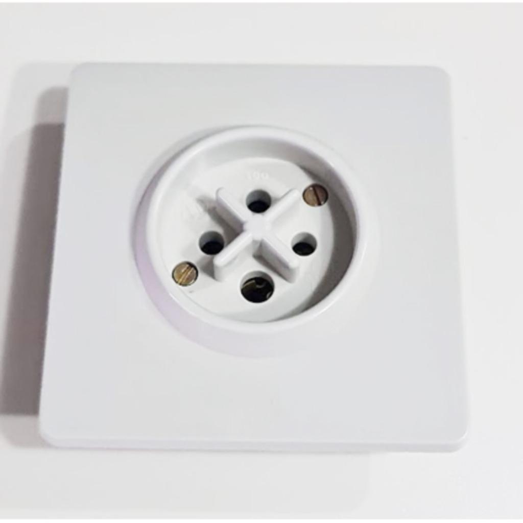 Vynckier - 3P+A stopcontact 16A 380V - 600790, Doe-het-zelf en Bouw, Ophalen, Nieuw, Stekker