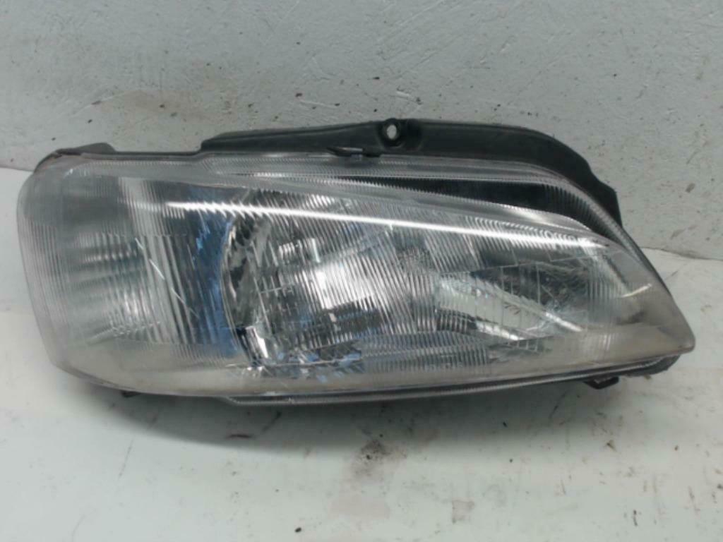 phare  droit peugeot  106 phase  1, Ophalen of Verzenden, Gebruikt, Peugeot
