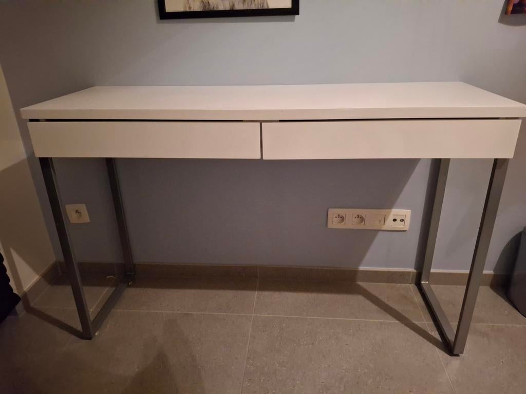 Witte bureau, Ophalen
