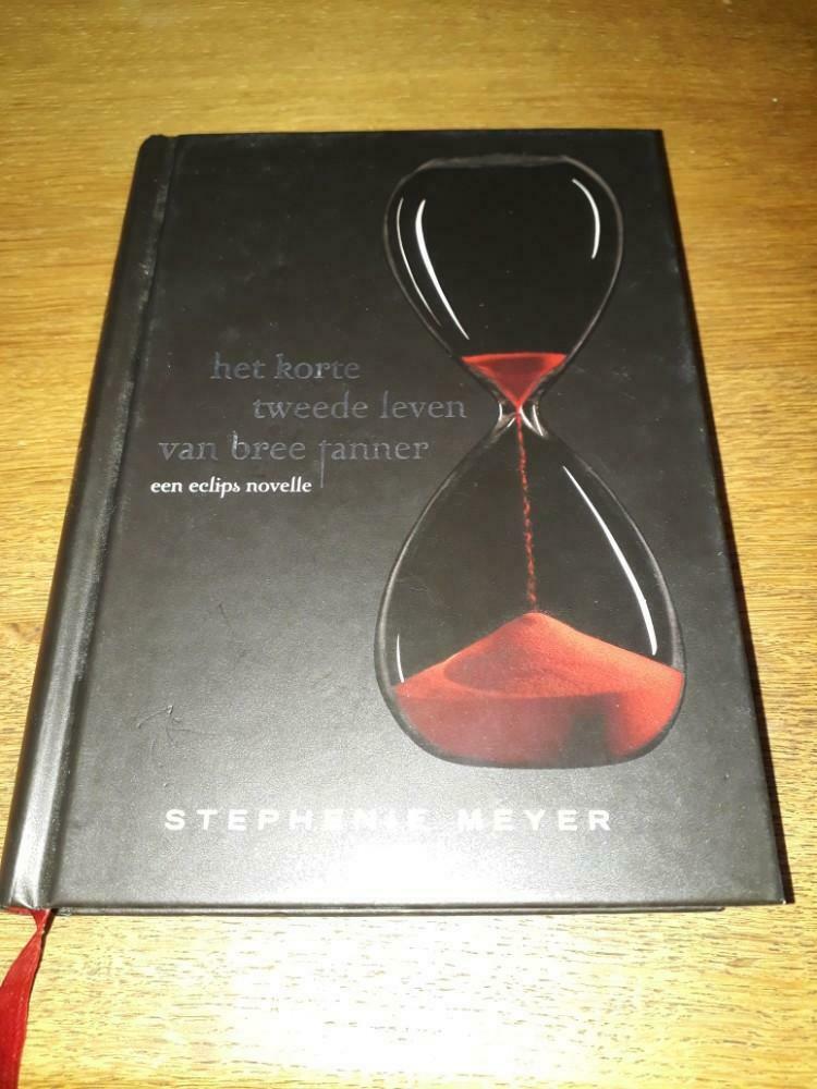 Het korte tweede leven van Bree Tanner, Ophalen