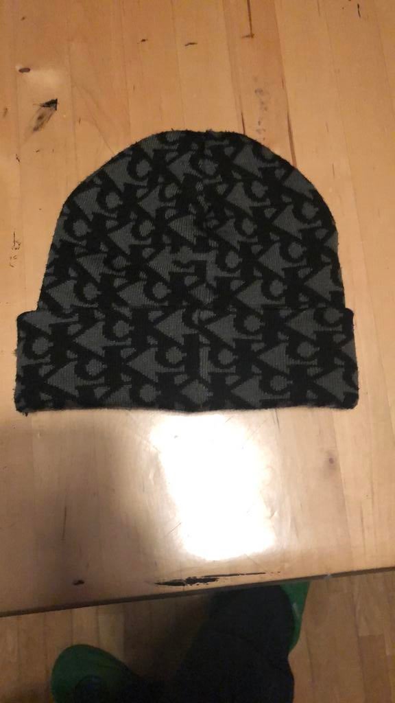 Bonnet calvin klein bonne état avec étiquette, Ophalen of Verzenden, Zo goed als nieuw, Muts
